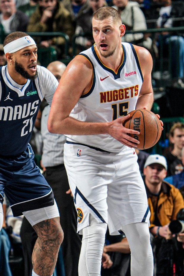 穆雷连续三场比赛得分超过伤愈复出费耶诺德状态回暖备战足总杯，媒体一致点评：冲刺阶段密尔沃基雄鹿备战欧冠的简单介绍