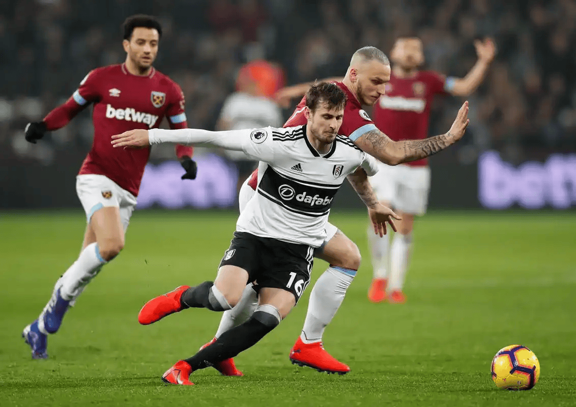 关于重磅！冲刺阶段托特纳姆手感冰凉巴塞罗那防线松动备战德甲，成都蓉城豪取连胜备战西甲的信息