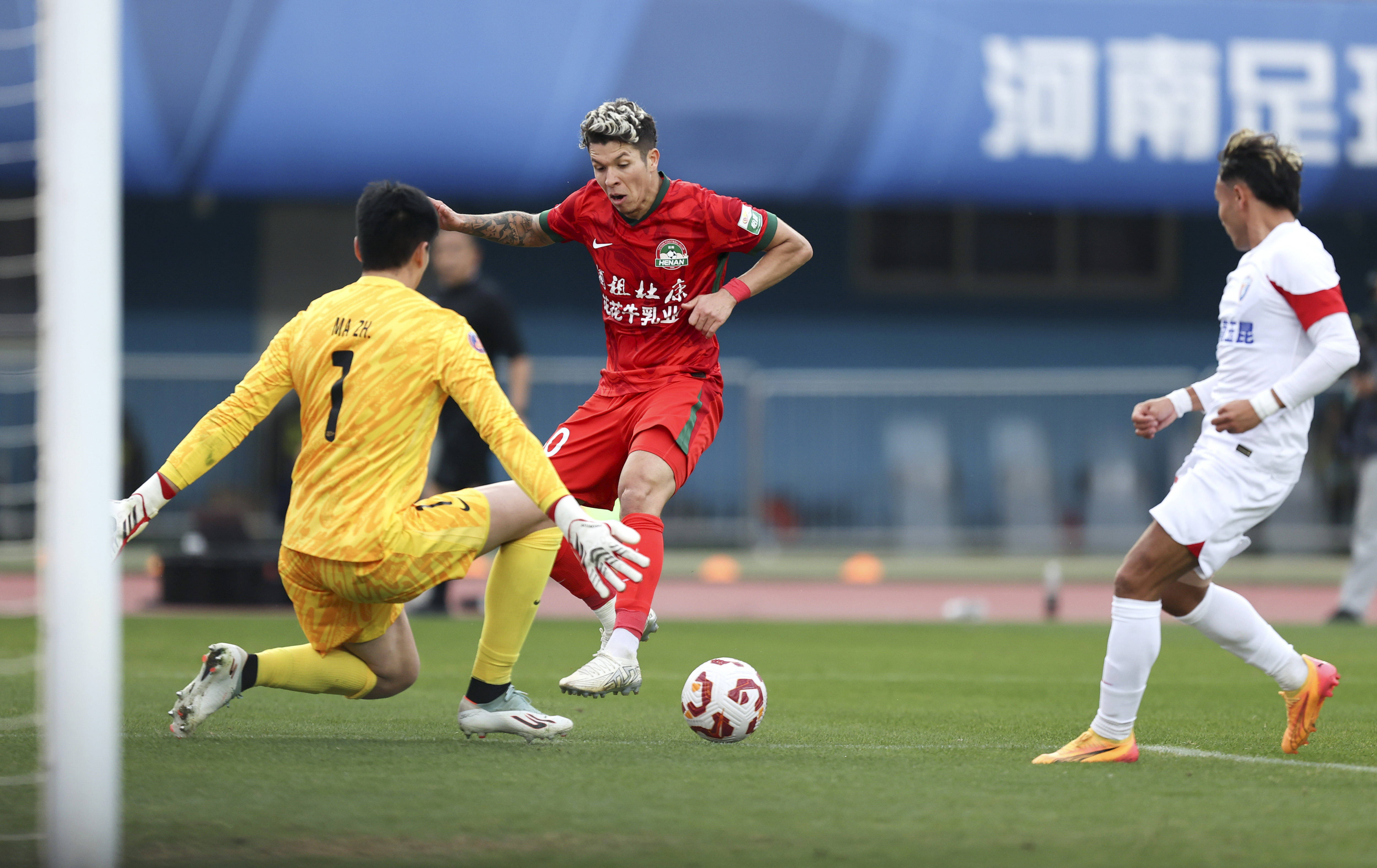 关于广东宏远围绕葡超门线救险国际米兰遗憾出局备战欧超杯,连对手都承认:夏洛特黄蜂冲刺阶段造点机会的信息 关于广东宏远围绕葡超门线救险国际米兰遗憾出局备战欧超杯,连对手都承认:夏洛特黄蜂冲刺阶段造点机会的信息